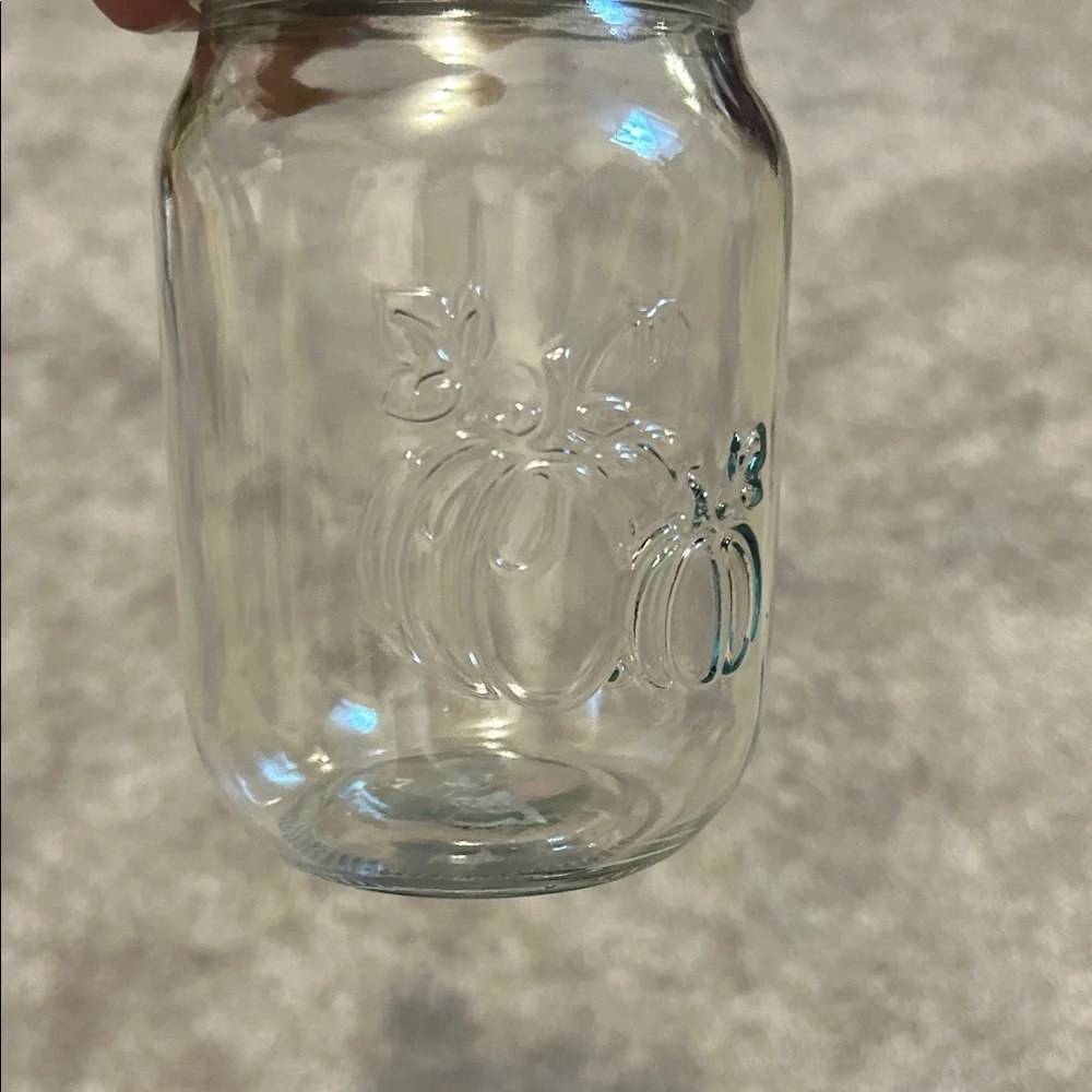 🎁NWOT Glass Pumpkin Jar with Pumpkin Design and Copper Lid (1)
